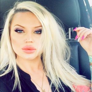 Meet Your Posher Annabella